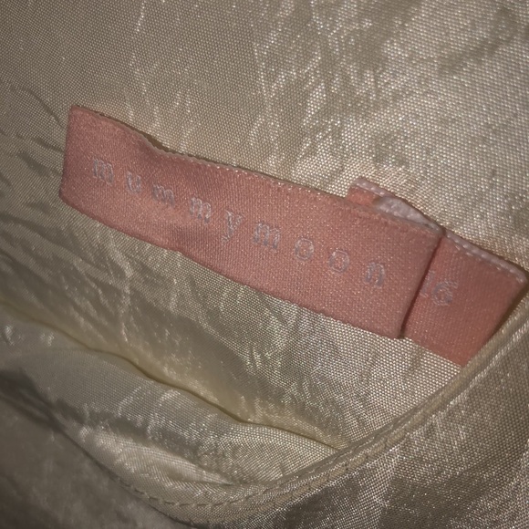 Gorgeous ivory dress with large bow - Picture 5 of 8